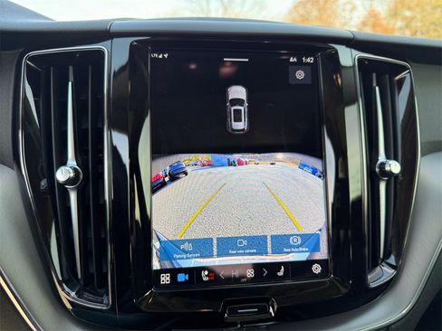 Used 2024 Volvo XC60 B5 Core w/ Protection Package Premier image 29