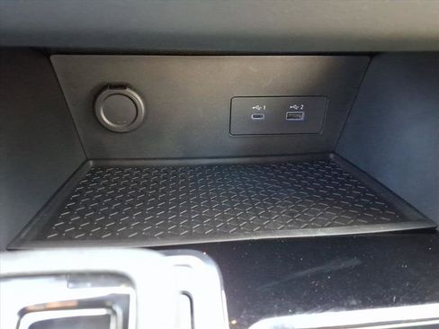 New 2025 Nissan Pathfinder SV image 13