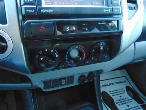 Used 2012 Toyota Tacoma 4x4 Double Cab image 14
