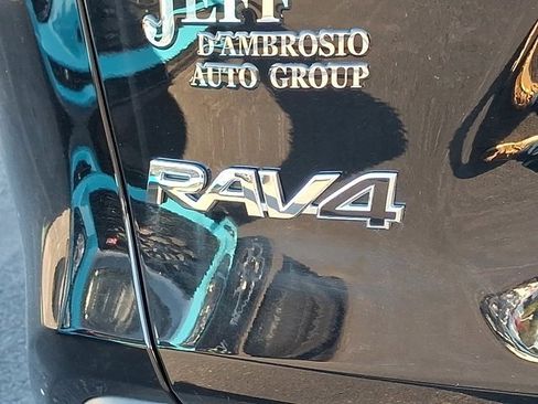 Used 2022 Toyota RAV4 XLE image 33