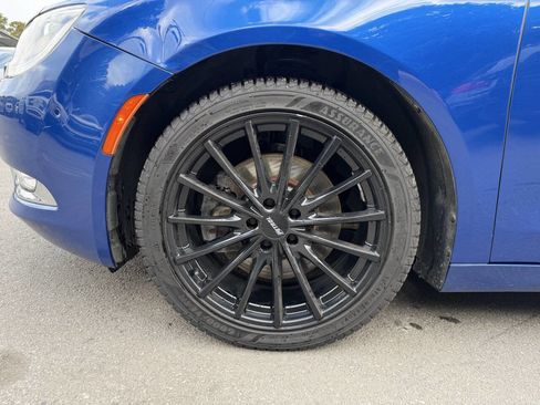 Used 2017 Chrysler 200 C w/ Premium Group image 9