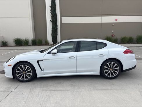 Used 2016 Porsche Panamera 4 Edition image 2