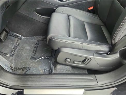 Used 2024 Volvo XC40 B5 Plus image 35