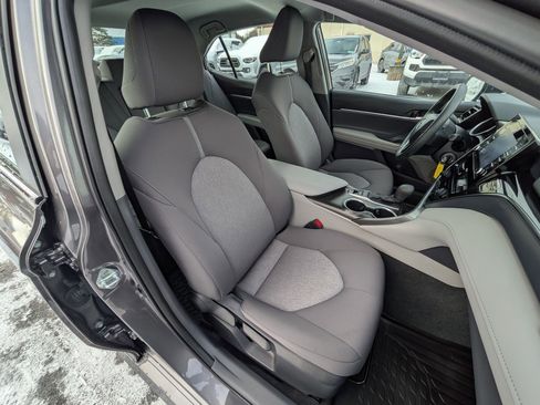 Used 2023 Toyota Camry LE image 19