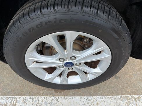 Used 2017 Ford Escape SE FWD image 39