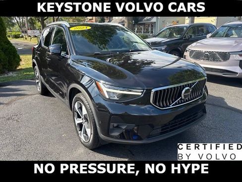 Certified 2024 Volvo XC40 B5 Plus w/ Climate Package AWD/4WD image 1