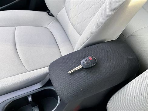 Used 2023 Toyota Corolla Cross L image 14