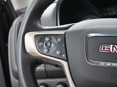 Used 2022 GMC Canyon Denali image 18