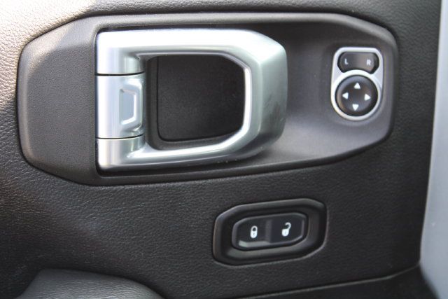 Used 2023 Jeep Wrangler Unlimited Sahara w/ Cold Weather Group AWD/4WD image 15