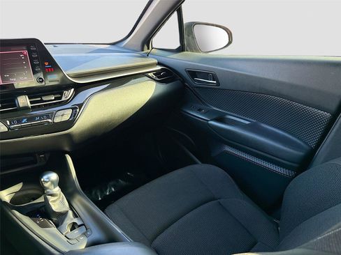 Used 2019 Toyota C-HR LE image 23