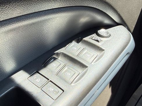 Used 2018 Chevrolet Colorado Z71 AWD/4WD image 19