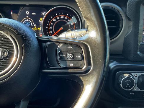 Used 2018 Jeep Wrangler Unlimited Sport S AWD/4WD image 24