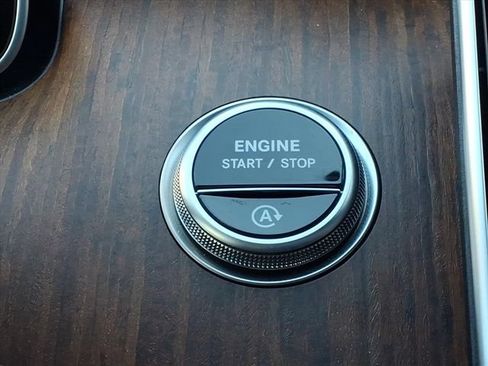 Certified 2025 Mercedes-Benz C 300 4MATIC Sedan image 25