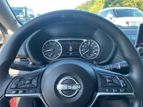 Used 2025 Nissan Sentra SV image 27