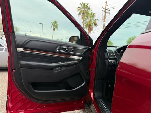 Used 2017 Ford Explorer Platinum AWD/4WD image 37