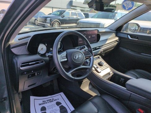 Used 2024 Hyundai Palisade Limited FWD image 16