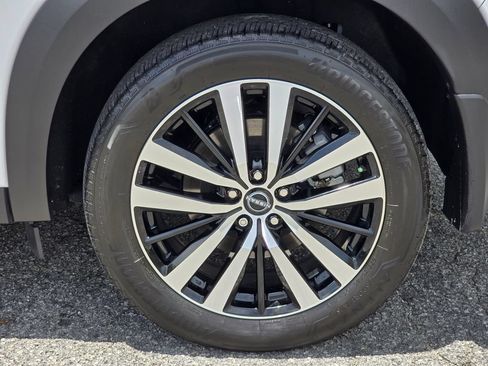 Used 2025 Nissan Pathfinder Platinum AWD/4WD image 25
