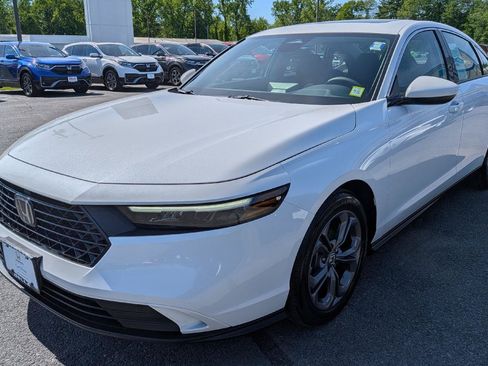 Certified 2023 Honda Accord EX image 4