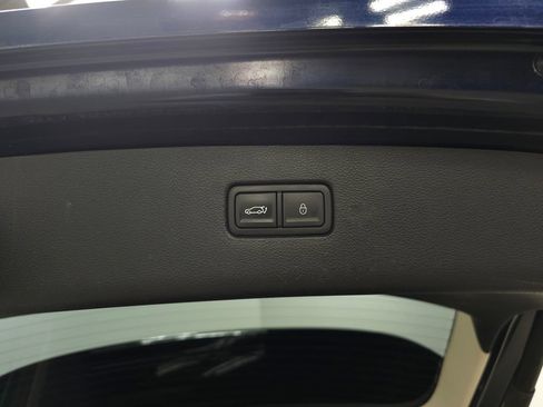 Used 2022 Genesis GV80 2.5T w/ Prestige Package 04 AWD/4WD image 9