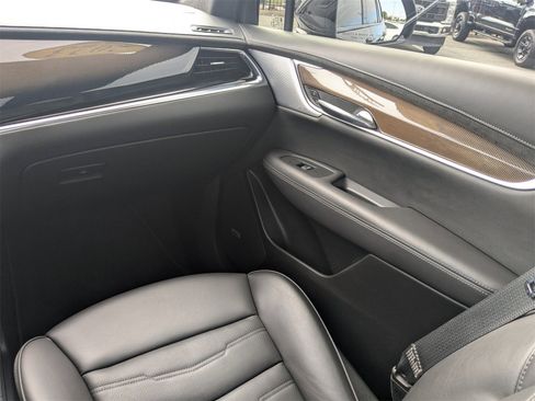 Used 2023 Cadillac XT6 Sport w/ Platinum Package image 20