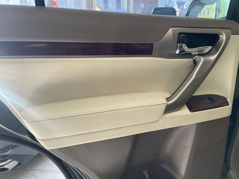 Used 2018 Lexus GX 460 Premium AWD/4WD image 18