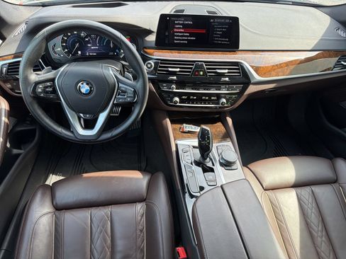 Used 2018 BMW 530e xDrive AWD/4WD image 19