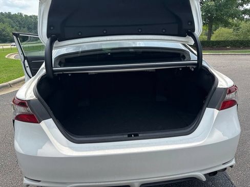 Used 2021 Toyota Camry SE w/ Convenience Package FWD image 11