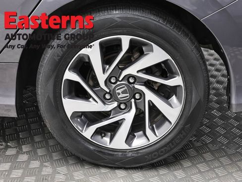 Used 2018 Honda Civic EX image 8