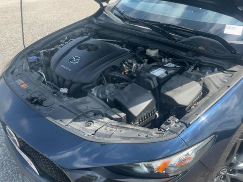 Used 2020 MAZDA MAZDA3 Hatchback FWD image 11