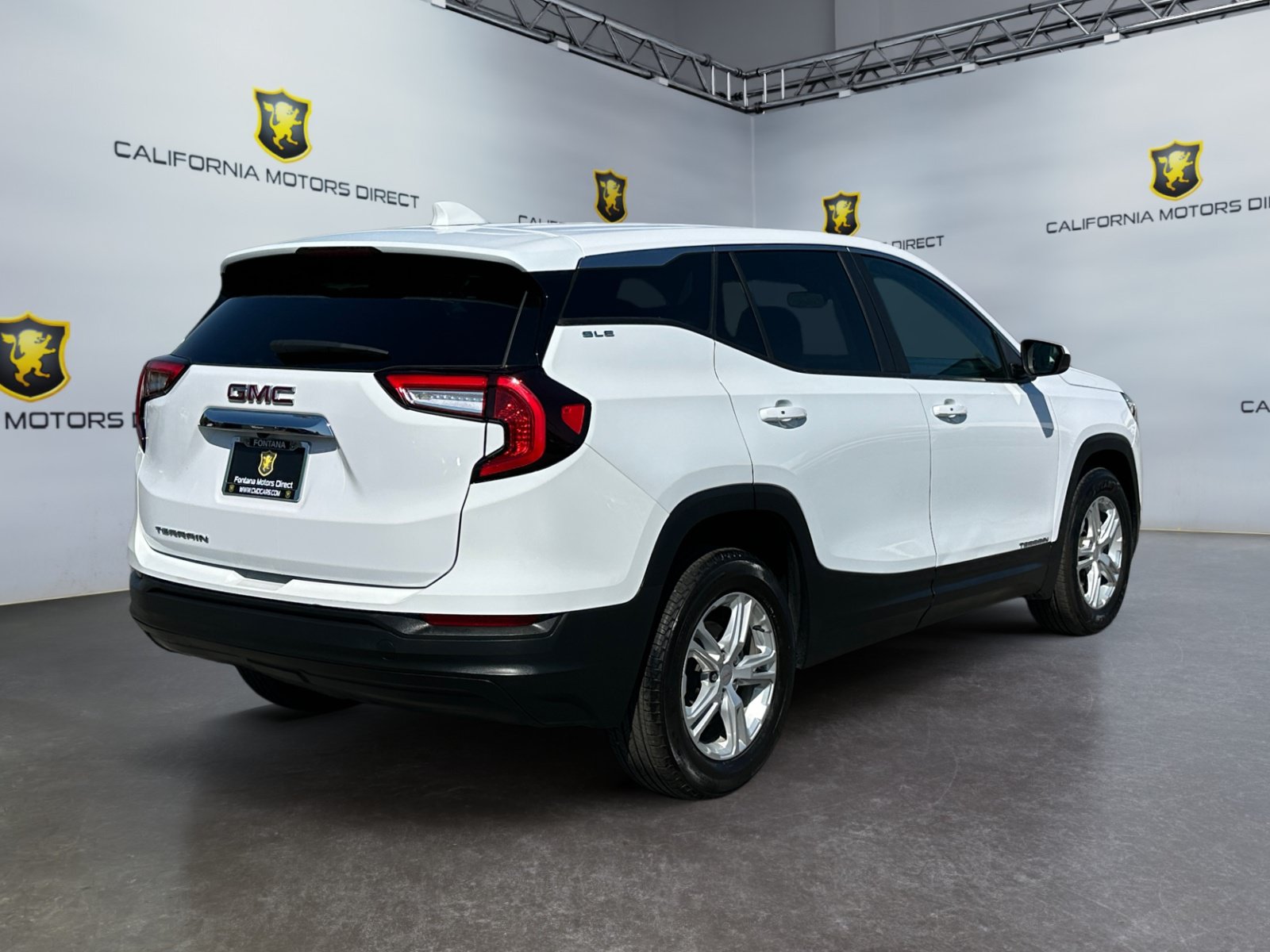 Used 2024 GMC Terrain SLE FWD image 5