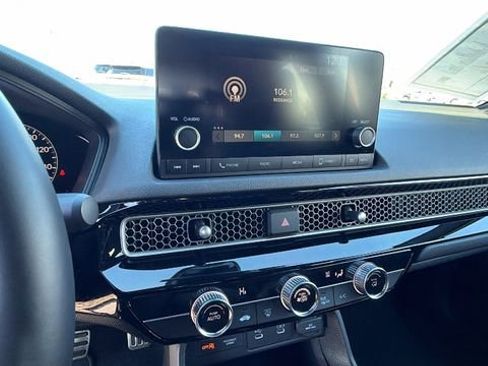 Used 2025 Honda Civic Sport image 24