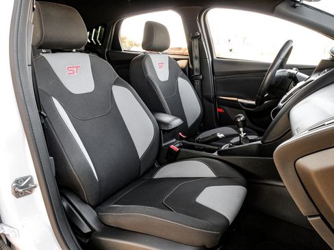 Used 2018 Ford Focus ST image 37