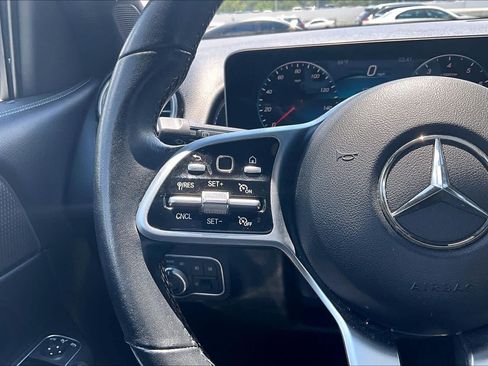 Used 2021 Mercedes-Benz GLB 250 image 23