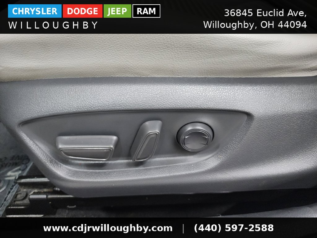 Used 2018 Toyota Camry SE w/ Audio Package FWD image 16