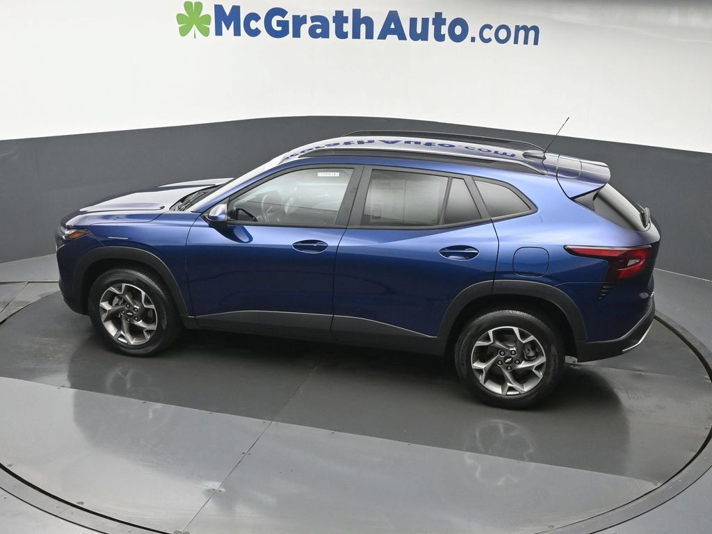 Used 2024 Chevrolet Trax LT w/ Driver Confidence Package FWD image 24