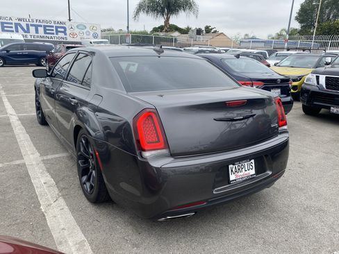 Used 2019 Chrysler 300 S RWD image 9