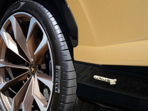 Used 2023 Lamborghini Urus S AWD/4WD image 13