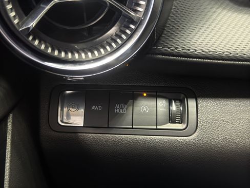 Used 2025 Chevrolet Equinox LT w/ Convenience Package II image 33