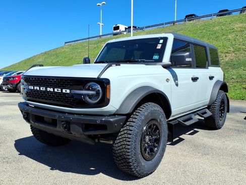 Certified 2024 Ford Bronco Wildtrak image 3