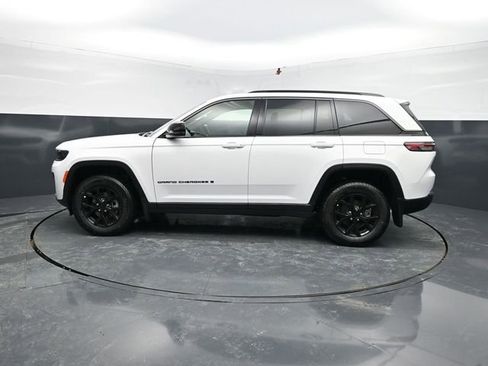 New 2026 Jeep Grand Cherokee Altitude AWD/4WD image 5