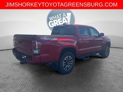 Used 2022 Toyota Tacoma TRD Sport image 3