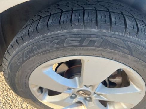 Used 2018 Kia Soul FWD image 11