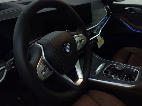 New 2026 BMW X7 xDrive40i w/ Executive Package image 18