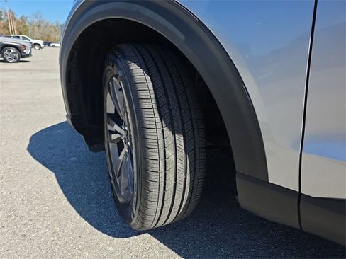 Used 2022 Ford Explorer XLT w/ Equipment Group 202A image 36