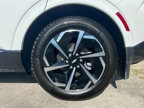 Used 2024 Chevrolet Equinox EV LT image 10