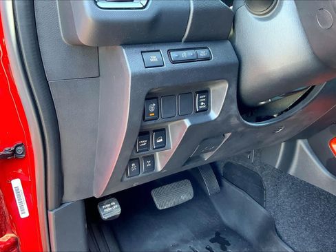 Used 2023 Nissan Frontier PRO-4X w/ Pro-4X Premium Package AWD/4WD image 33