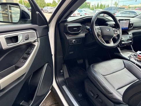 Used 2021 Ford Explorer Limited w/ Hybrid Equipment Group 310A AWD/4WD image 23