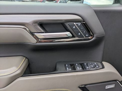 Used 2024 Chevrolet Silverado 1500 ZR2 w/ Dark Appearance Package image 19