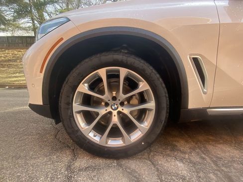 Used 2023 BMW X5 xDrive40i w/ Premium Package image 33