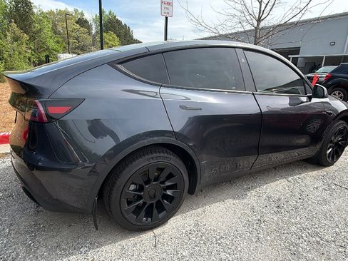 Used 2024 Tesla Model Y Long Range image 8
